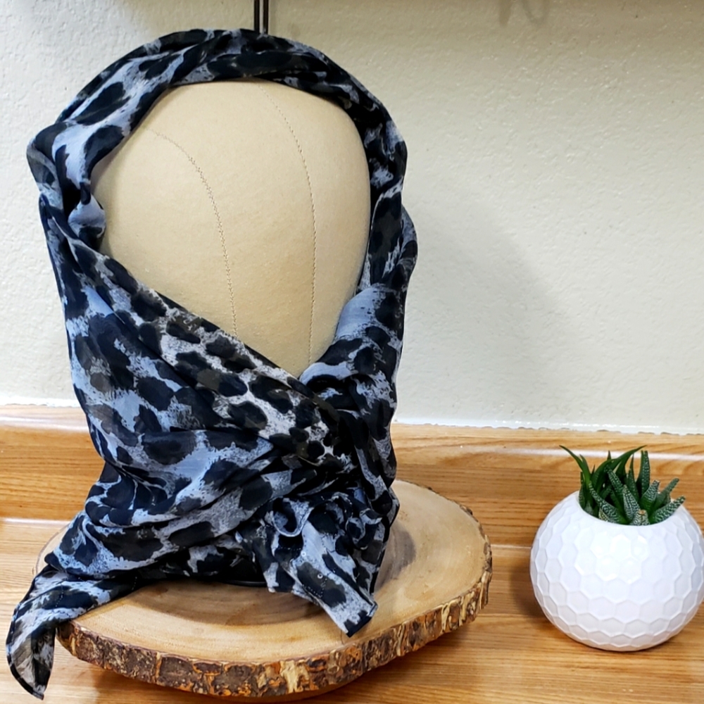 Leopard print scarve